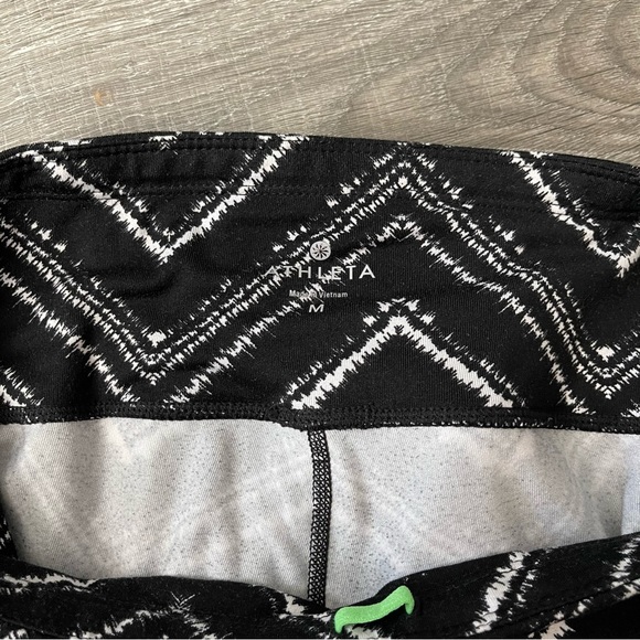 Athleta Zip Zag Black Relay Capri Running Tights M - Picture 5 of 6